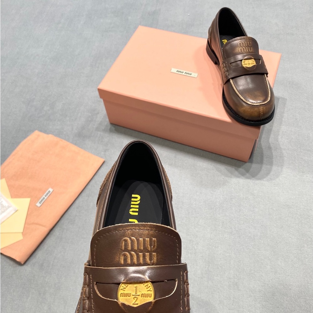 Miu Miu Vintage Leather Loafers🍑 - Picture 8 of 8
